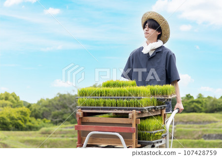 農民農業年輕男性 107428759