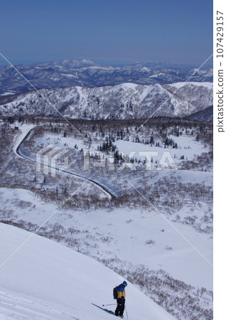 Hokkaido backcountry - looking at the Niseko panorama line from Chisenupuri 107429157