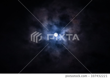 中秋明月從雲間現出2 中秋明月從雲間現出2 107432221