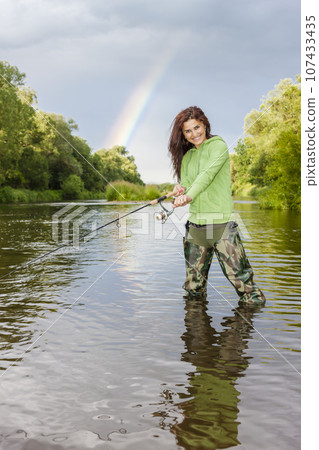 woman fishing 107433435