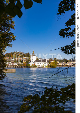 Gmunden castle on lake, Austria Gmunden castle on lake, Austria 107433936
