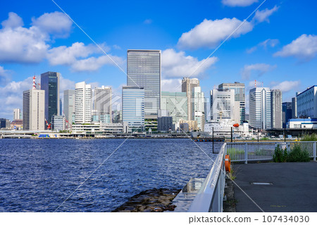 從晴海碼頭出發的百合海鷗線沿線的都市風景 從晴海碼頭出發的百合海鷗線沿線的都市風景 107434030