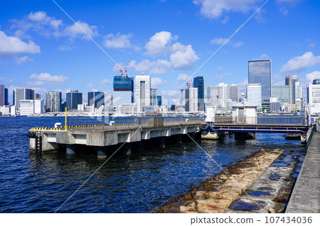 Urban scenery along the Yurikamome line from Harumi Pier Urban scenery along the Yurikamome line from Harumi Pier 107434036