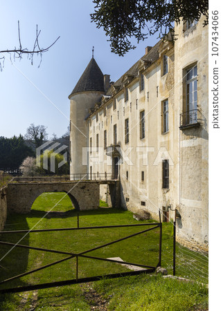 Savigny-les-Beaune castle (Chateau de Savigny-les-Beaune), Cote de Nuits, Burgundy, France 107434066