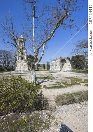 Mausoleum of Glanum, Glanum archaeological site near Saint-Remy-de-Provence, Provence, France 107434413