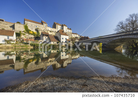 Typical small town Pesmes with river L Orgon, Haute-Saone, France 107435710