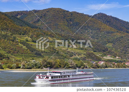 Schwallenbach on the Danube river, UNESCO, Wachau Valley, Lower Austria, Austria Schwallenbach on the Danube river, UNESCO, Wachau Valley, Lower Austria, Austria 107436528