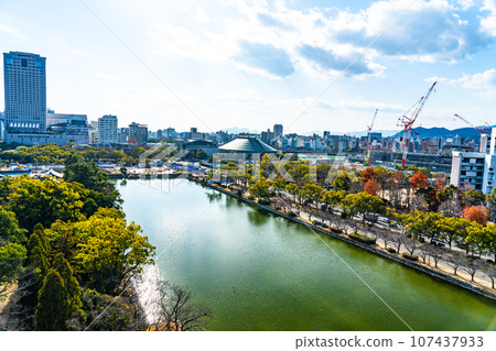 [日本百座名城] 晴朗冬季的廣島城 從塔樓眺望廣島市 廣島縣廣島市中區 5 號 107437933