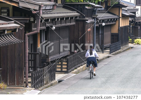 2301003 old townscape g064 107438277