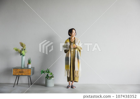 針織的中間女人 107438352