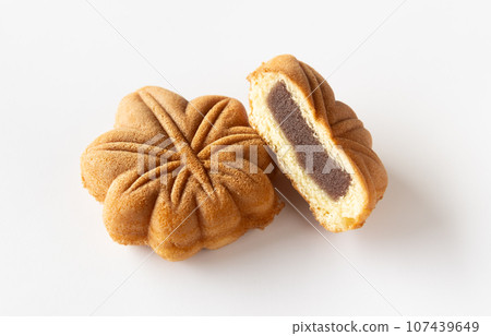 Momiji Manju Japanese Sweets Snack Cross Section 107439649