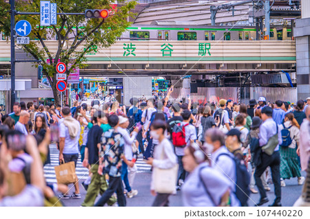 Tokyo cityscape in Japan October. Nationwide/47 prefectures/Decrease for 2 consecutive weeks↓. In front of the busy Shibuya station. No infection, no outbreak of infection. 107440220
