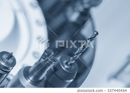 The drill tool and indexable tool in the tool magazine of machining center. 107440484