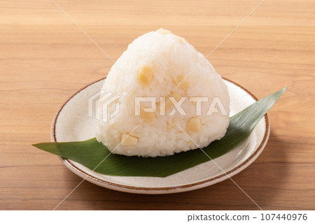 Scallop rice rice ball 107440976