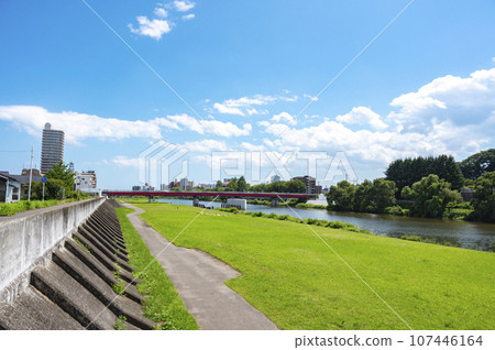 河床公園和橋樑 河床公園和橋樑 107446164