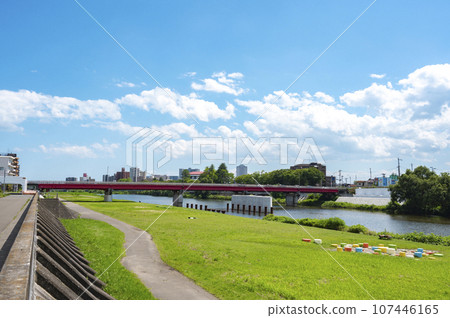 河床公園和橋樑 河床公園和橋樑 107446165