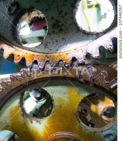 oily gear machine 107446367