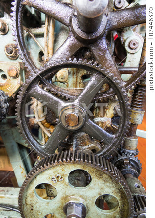 oily gear machine 107446370