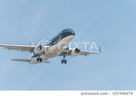 【Starflyer飛機準備從城南島海濱公園上空降落】 107446878