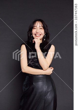秋天的衣服時尚肖像 秋天的衣服時尚肖像 107447363