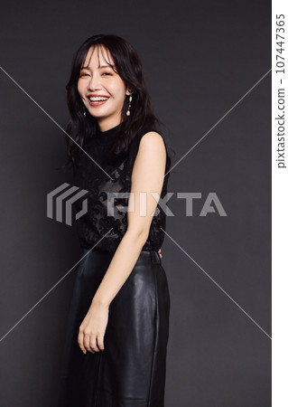 秋天的衣服時尚肖像 秋天的衣服時尚肖像 107447365