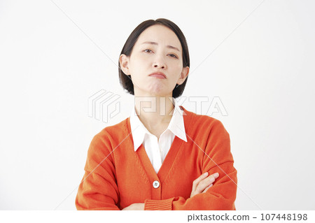 Angry woman white background Angry woman white background 107448198