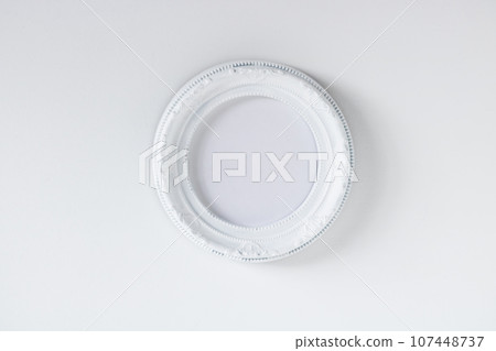 Background material: white border, blank photo frame alone Background material: white border, blank photo frame alone 107448737