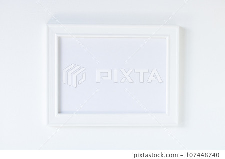 Background material: white border, blank photo frame alone Background material: white border, blank photo frame alone 107448740