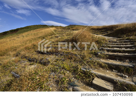 Makikiyama, mountain climbing, Niigata Prefecture 107450098