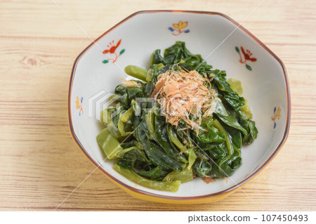 Drowning of moroheiya Drowning of moroheiya 107450493