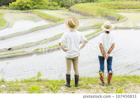 Agriculture Farmer Male and Female Agriculture Farmer Male and Female 107450831