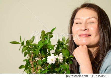 Woman enjoying gardening 107450852