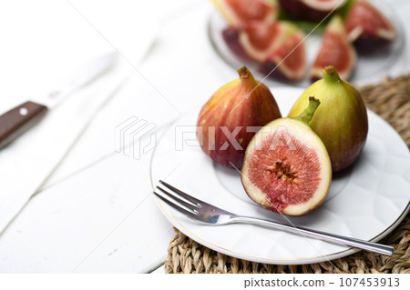 soft ripe fig (fig) fig fruit fruit studio photography 107453913