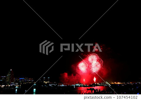煙花橫濱/神奈川縣報紙菸花匯演2014年橫濱大學橋（山下公園）2014年8月5日 107454102