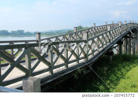 東北津輕的旅遊勝地鶴之舞橋夏 東北津輕的旅遊勝地鶴之舞橋夏 107455772