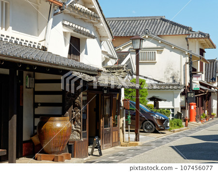 Hyogo Prefecture, Tamba Sasayama City, Kawaramachi Tsumari Merchant Houses townscape 107456077
