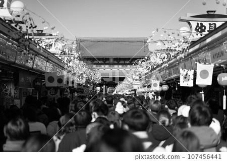 Asakusa's New Year's visit procession 107456441