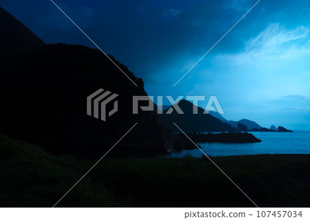 奄美大島大和村的夜景(有色彩轉換) 奄美大島大和村的夜景(有色彩轉換) 107457034