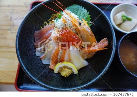 Delicious seafood bowl 107457675