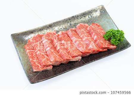 我最愛的日本黑毛牛排骨,是烤肉不可缺少的。 我最愛的日本黑毛牛排骨,是烤肉不可缺少的。 107459566