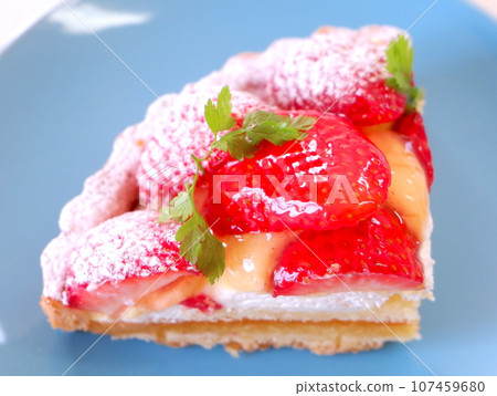 Strawberry tart Strawberry tart 107459680