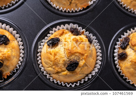 raisin banana muffins raisin banana muffins 107461569