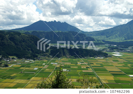 View from Aso City's "Shiroyama Observation Deck" - Aso Five Mountains and a patchwork-like rural landscape 107462296