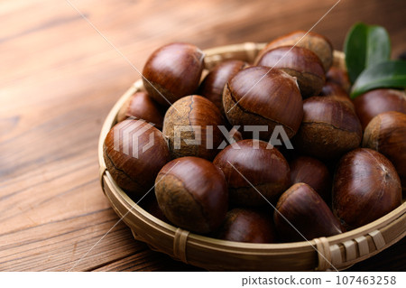 秋天的味道 栗子 栗子 板栗 生板栗（老闆背景） 堅果 伊賀栗 板栗果 107463258