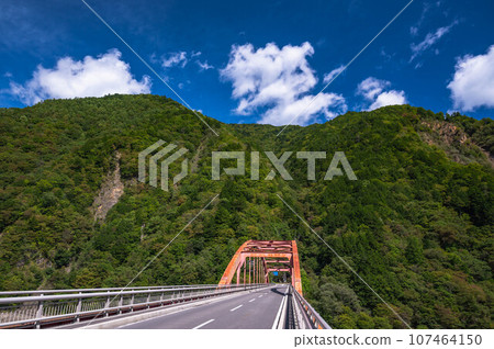 秋日晴朗的前川戶大橋 秋日晴朗的前川戶大橋 107464150