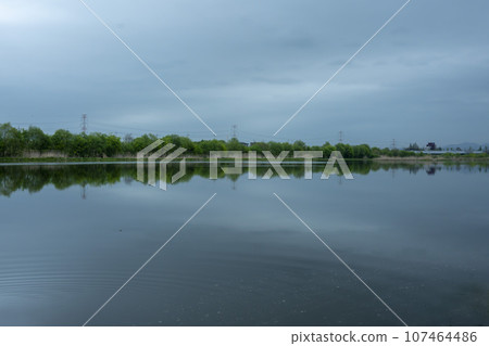 Bicycle path along Yeongsangang River 107464486