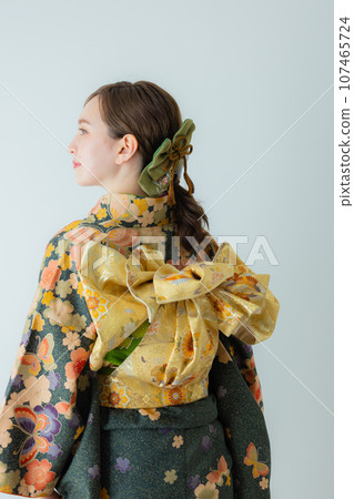 Furisode green 107465724