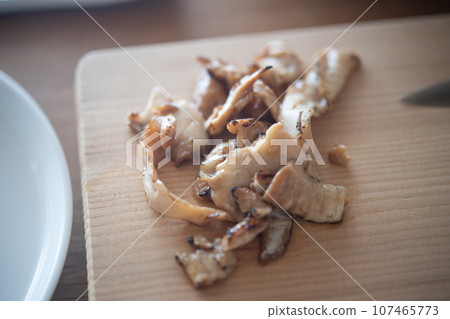 陽台上的鹽烤比目魚 107465773