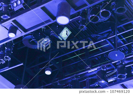 [Lighting equipment] The ceiling of the concert venue 107469120