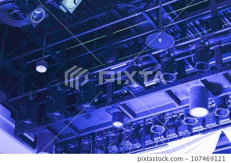 [Lighting equipment] The ceiling of the concert venue 107469121